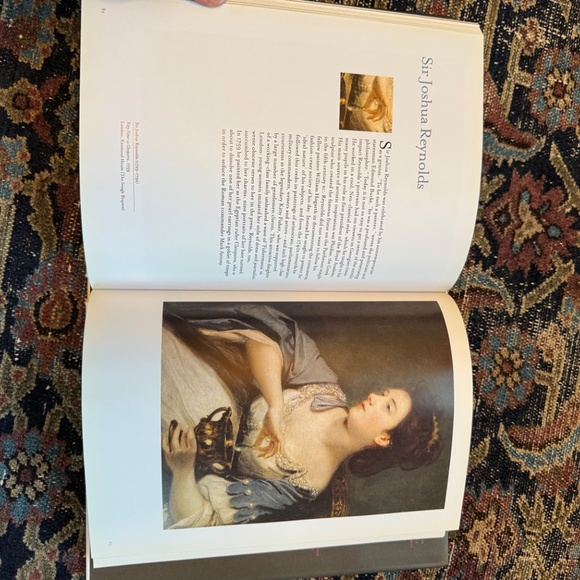 Girls in Pearls Book - Picture 4 of 6